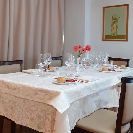 Ristorante Cicin ホテル 3*