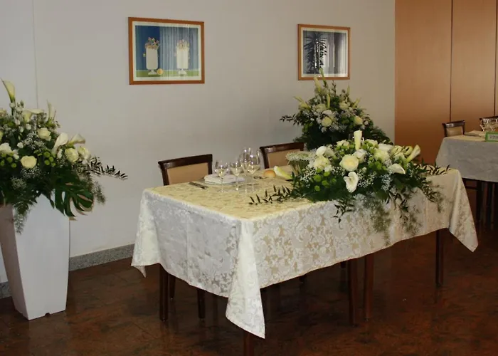 Hotel Ristorante Cicin Casale Corte Cerro